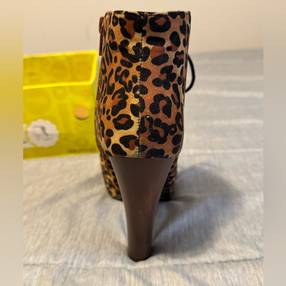 Size 8 Leopard Print Ankle Boots! - Picture 9 of 11